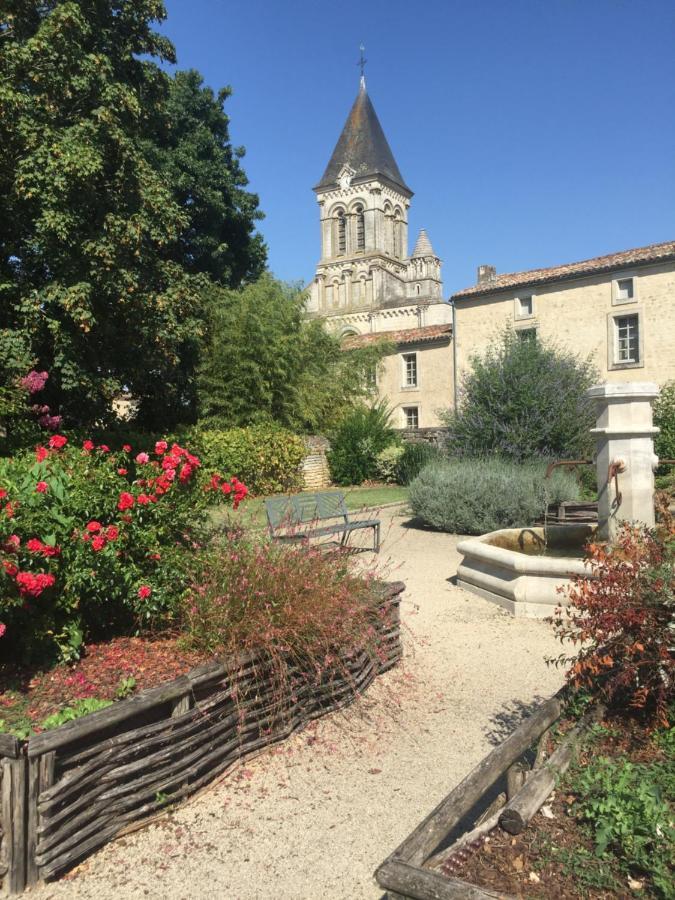 Bed and Breakfast Reves D'Autise Nieul-sur-l'Autise Exterior foto